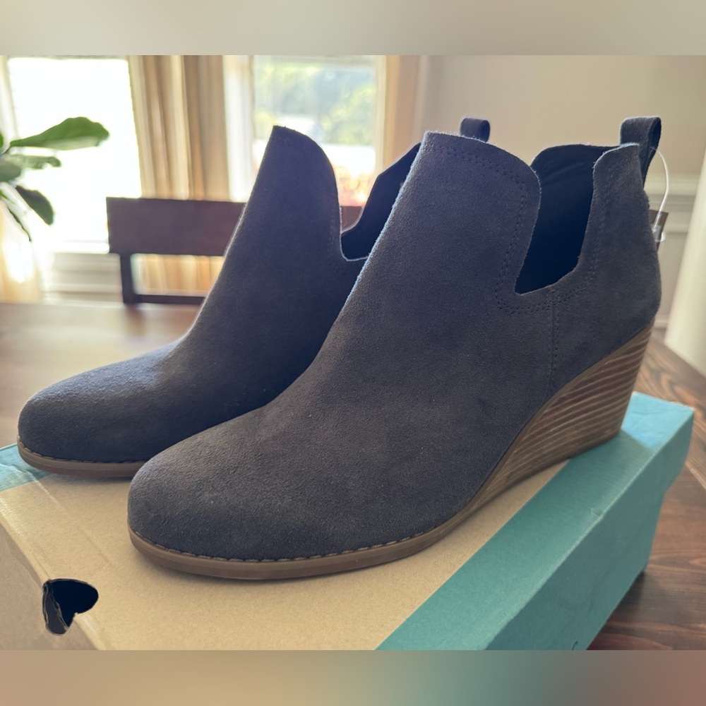 Toms Kallie Pavement Grey Suede Booties